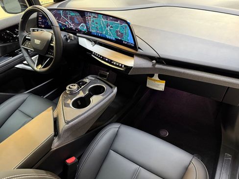 New 2026 Cadillac Optiq Sport 1 image 50