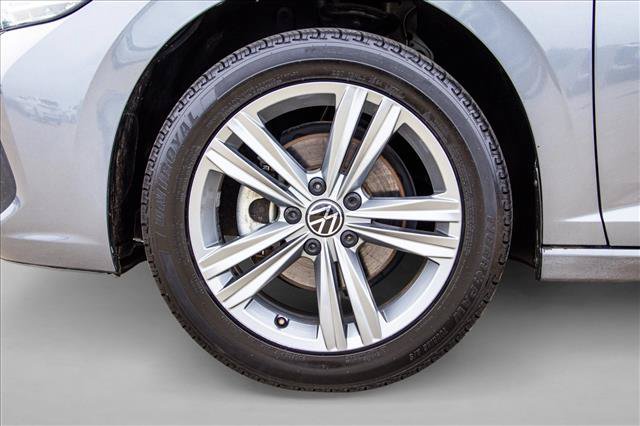 Used 2024 Volkswagen Jetta SE FWD image 9