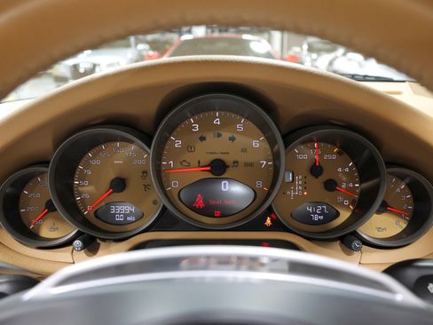 Used 2011 Porsche 911 Cabriolet image 3
