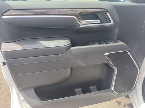 Used 2025 GMC Sierra 1500 SLE w/ Preferred Package image 14