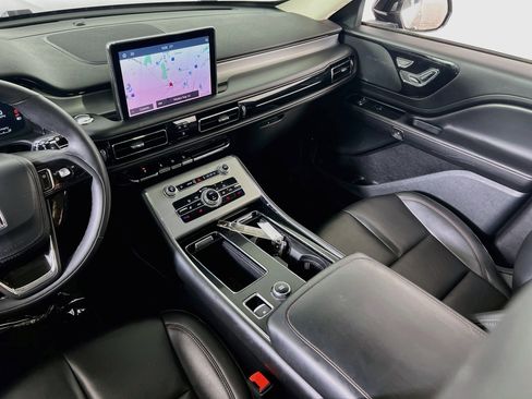 Used 2023 Lincoln Aviator AWD w/ Premium Package image 24
