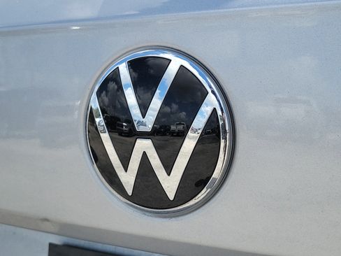 Used 2024 Volkswagen Taos S FWD image 8
