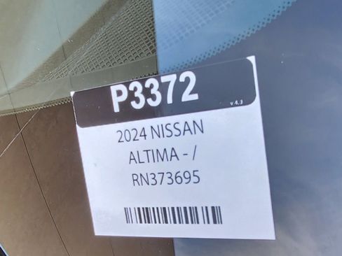 Used 2024 Nissan Altima 2.5 SV FWD image 24
