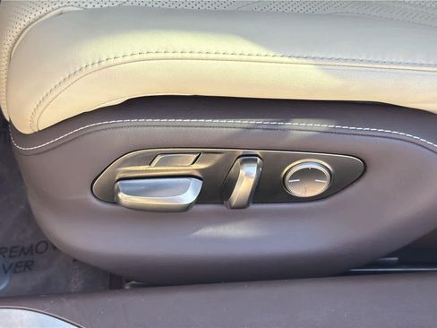 Used 2019 Lexus LS 500 image 25