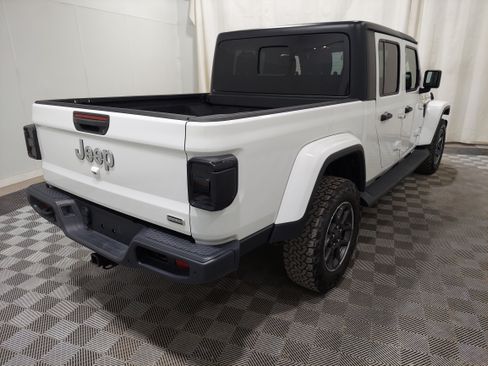 Used 2020 Jeep Gladiator Overland w/ Advanced Safety Group AWD/4WD image 3