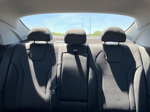 Used 2023 Hyundai Elantra Limited w/ Preferred Accessory Package FWD image 28