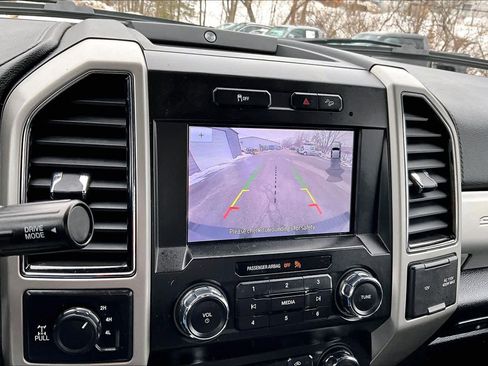 Used 2021 Ford F250 Lariat w/ Chrome Package image 27