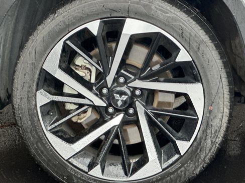 Used 2024 Mitsubishi Outlander SE image 34