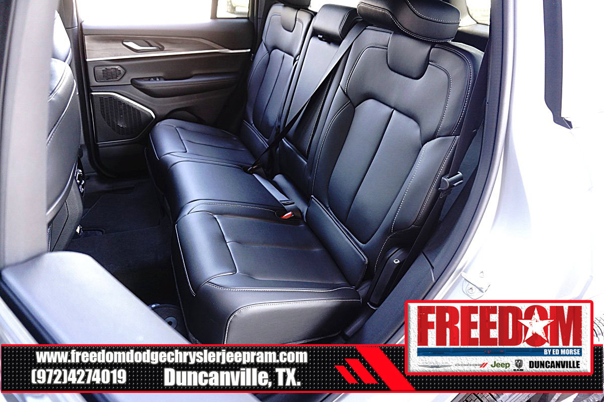 New 2026 Jeep Grand Cherokee Limited w/ Limited Altitude Package AWD/4WD image 14