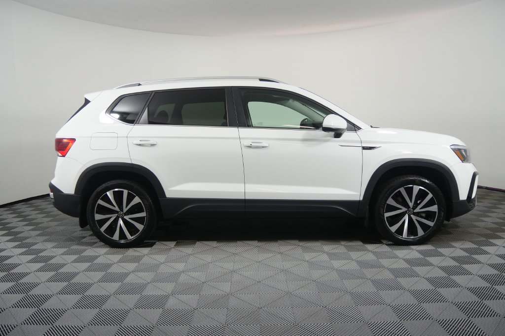 Used 2024 Volkswagen Taos SE FWD image 6
