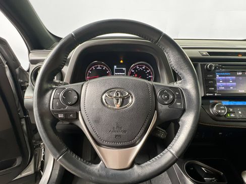 Used 2016 Toyota RAV4 SE image 17