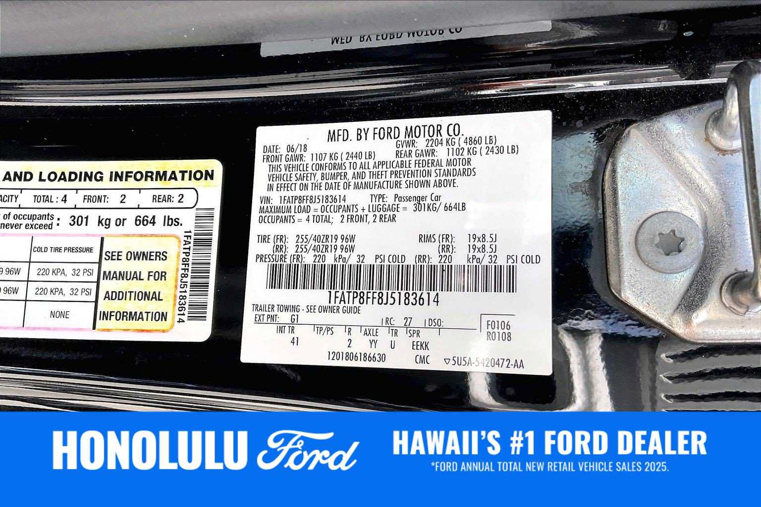 Used 2018 Ford Mustang GT Premium w/ Black Accent Package RWD image 19