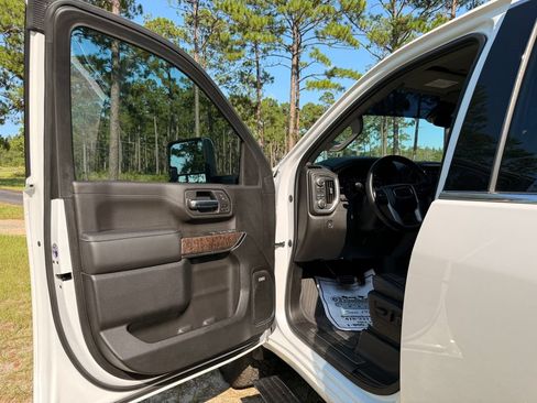 Used 2023 GMC Sierra 2500 Denali w/ Denali Ultimate Package AWD/4WD image 14