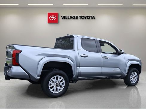 Certified 2025 Toyota Tacoma SR5 RWD image 5