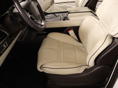 Used 2023 Lincoln Navigator Black Label AWD/4WD image 11