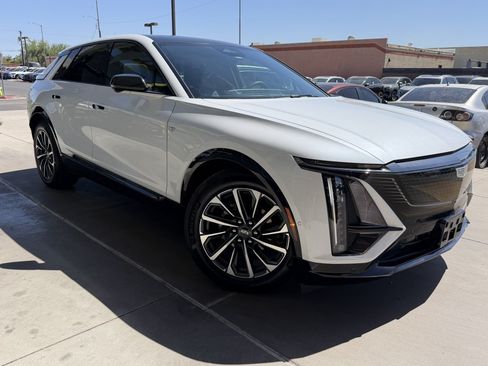 Used 2024 Cadillac Lyriq Sport RWD image 6