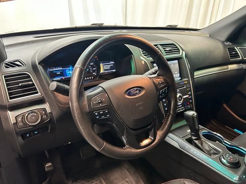 Used 2016 Ford Explorer Sport AWD/4WD image 2