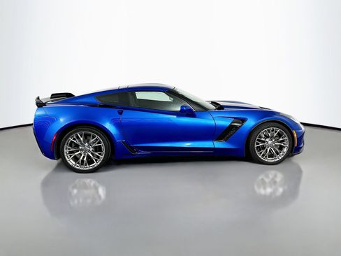 Used 2015 Chevrolet Corvette Z06 w/ 3LZ Preferred Equipment Group RWD image 9