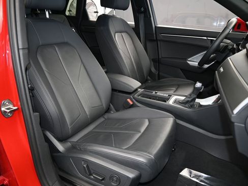 Used 2025 Audi Q3 2.0T Premium image 44