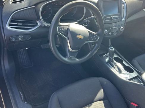 Used 2017 Chevrolet Malibu LS image 2