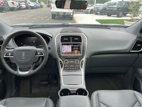 Used 2019 Lincoln Nautilus Reserve FWD image 14