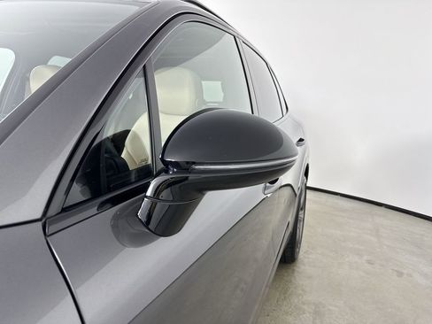 Certified 2023 Porsche Cayenne AWD/4WD image 12