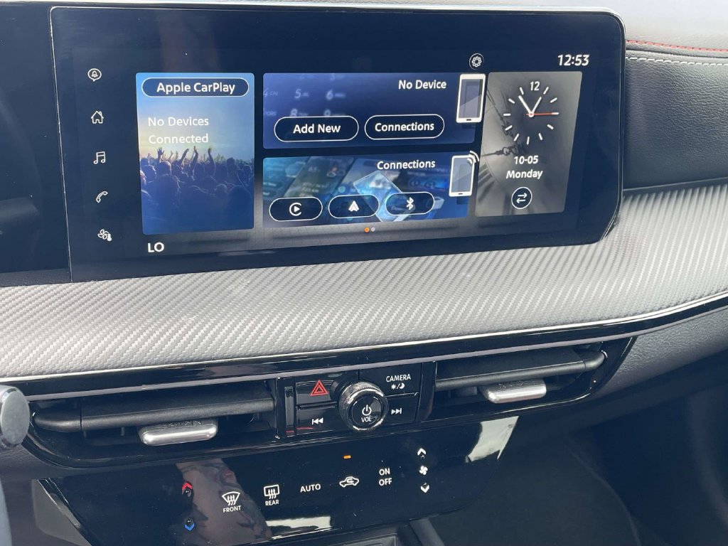 Used 2025 Nissan Kicks SR FWD image 13
