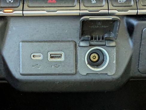 Used 2020 Chevrolet Silverado 1500 LT image 22