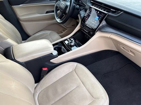 Used 2021 Jeep Grand Cherokee L Limited image 25