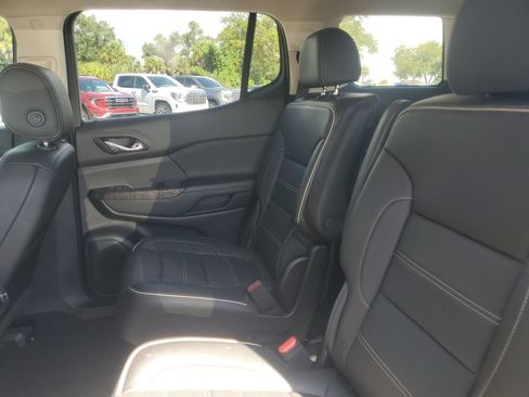 Used 2023 GMC Acadia Denali w/ Denali Ultimate Package AWD/4WD image 13