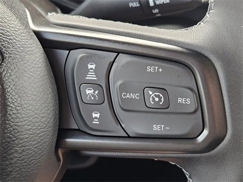 New 2025 Jeep Gladiator High Tide image 21