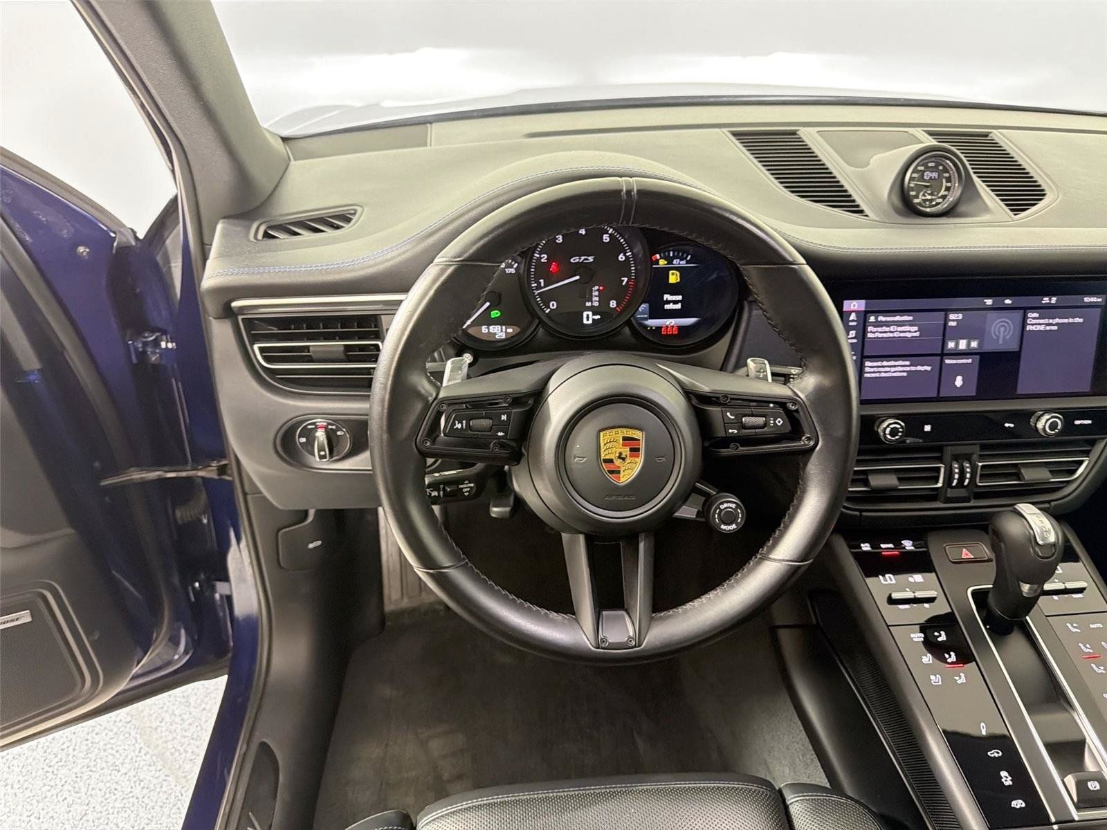 Certified 2023 Porsche Macan GTS w/ Premium Package Plus AWD/4WD image 17