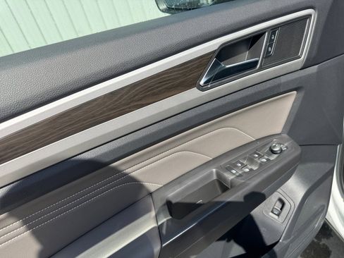 Used 2023 Volkswagen Atlas SE w/ Panoramic Sunroof Package image 36