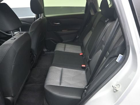 Used 2024 Nissan Rogue SV image 29