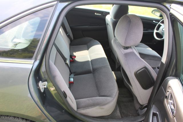 Used 2010 Chevrolet Impala LS FWD image 8