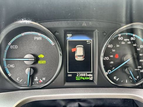 Used 2018 Toyota RAV4 Limited image 23