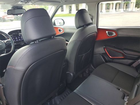 Used 2025 Kia Soul GT-Line image 23