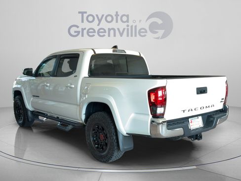 Used 2022 Toyota Tacoma SR5 RWD image 4