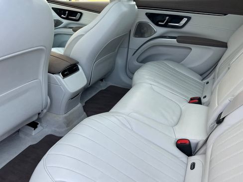 Used 2023 Mercedes-Benz EQS 580 4MATIC SUV image 11