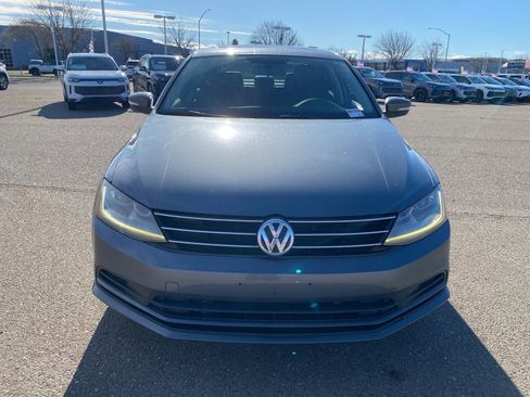 Used 2017 Volkswagen Jetta SE image 6