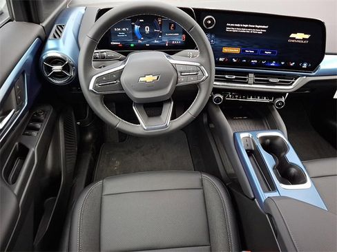 New 2026 Chevrolet Equinox EV LT image 7