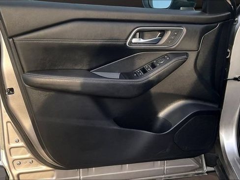 Certified 2025 Nissan Rogue Platinum AWD/4WD image 21