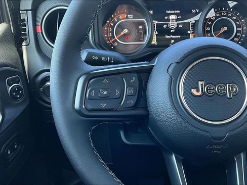 New 2026 Jeep Wrangler Unlimited Rubicon w/ Whitecap Package image 6