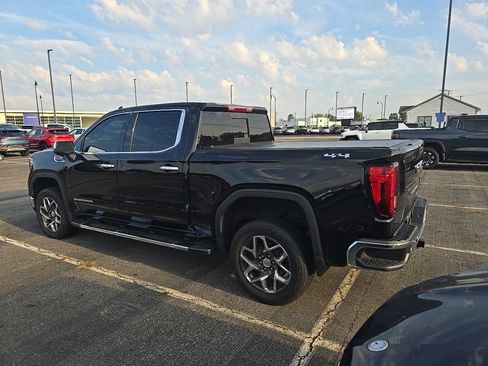 Used 2022 GMC Sierra 1500 SLT w/ SLT Premium Plus Package AWD/4WD image 3