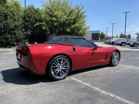 Used 2005 Chevrolet Corvette Convertible w/ Preferred Equipment Group RWD image 9