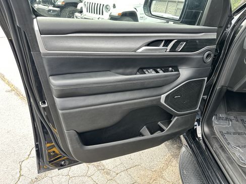 Used 2025 Jeep Wagoneer Series II w/ Premium Group I RWD image 12