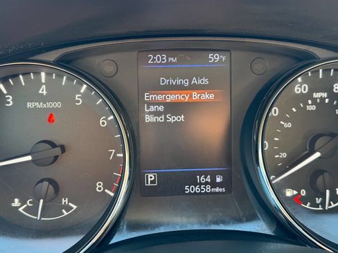 Used 2019 Nissan Rogue SV image 9