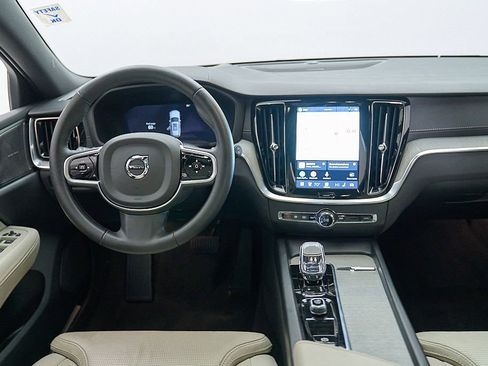 Certified 2025 Volvo V60 B5 Cross Country Ultra w/ Climate Package AWD/4WD image 27