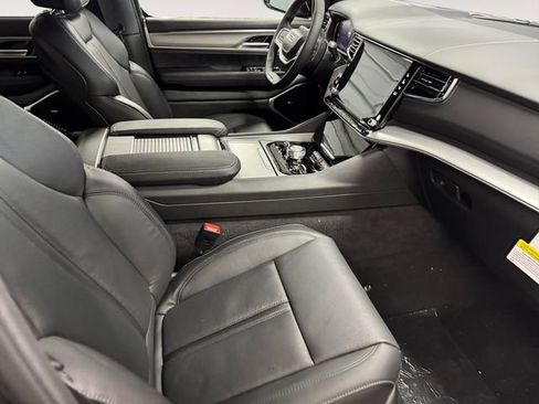 New 2026 Jeep Grand Wagoneer L Limited AWD/4WD image 4