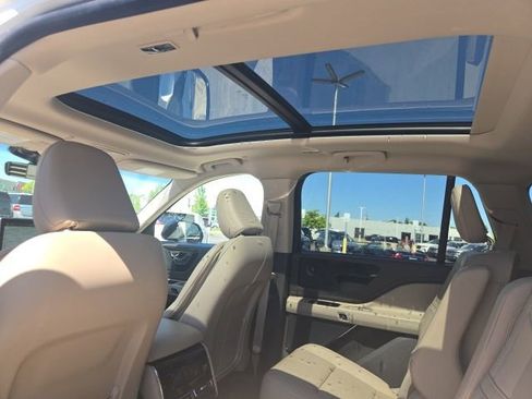 Certified 2023 Lincoln Aviator Reserve w/ Elements Package Plus AWD/4WD image 5